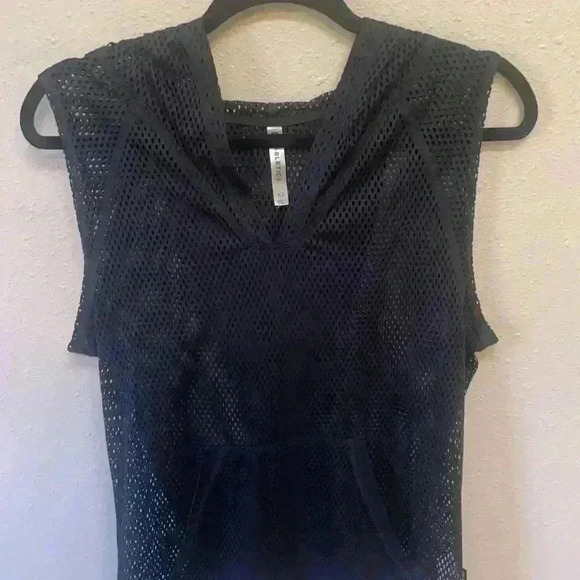 FABLETICS Women’s Hooded Sleeveless Mesh Top - Picture 1 of 6